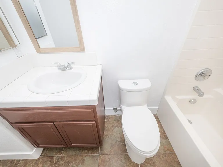 511 Stork St — Photo 11