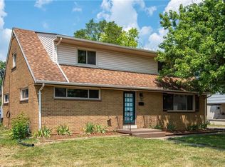611 Winston Dr, Fairborn, OH 45324