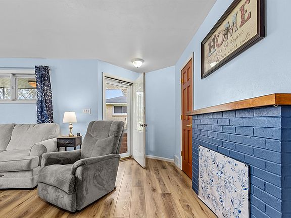5th image of 1911 S Carpenter St