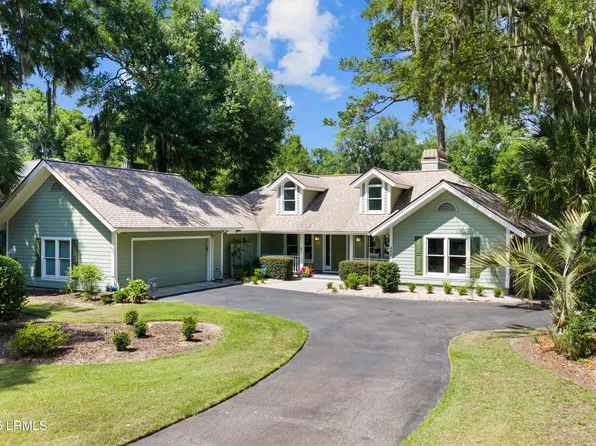 408 Island Circle E, St. Helena Island, SC 29920