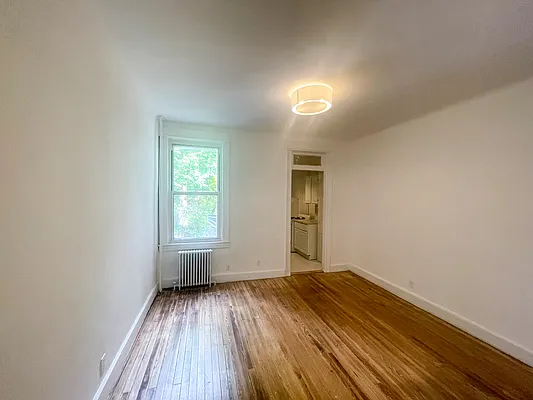 Rented by Evergreen Realty & Investments | media 4