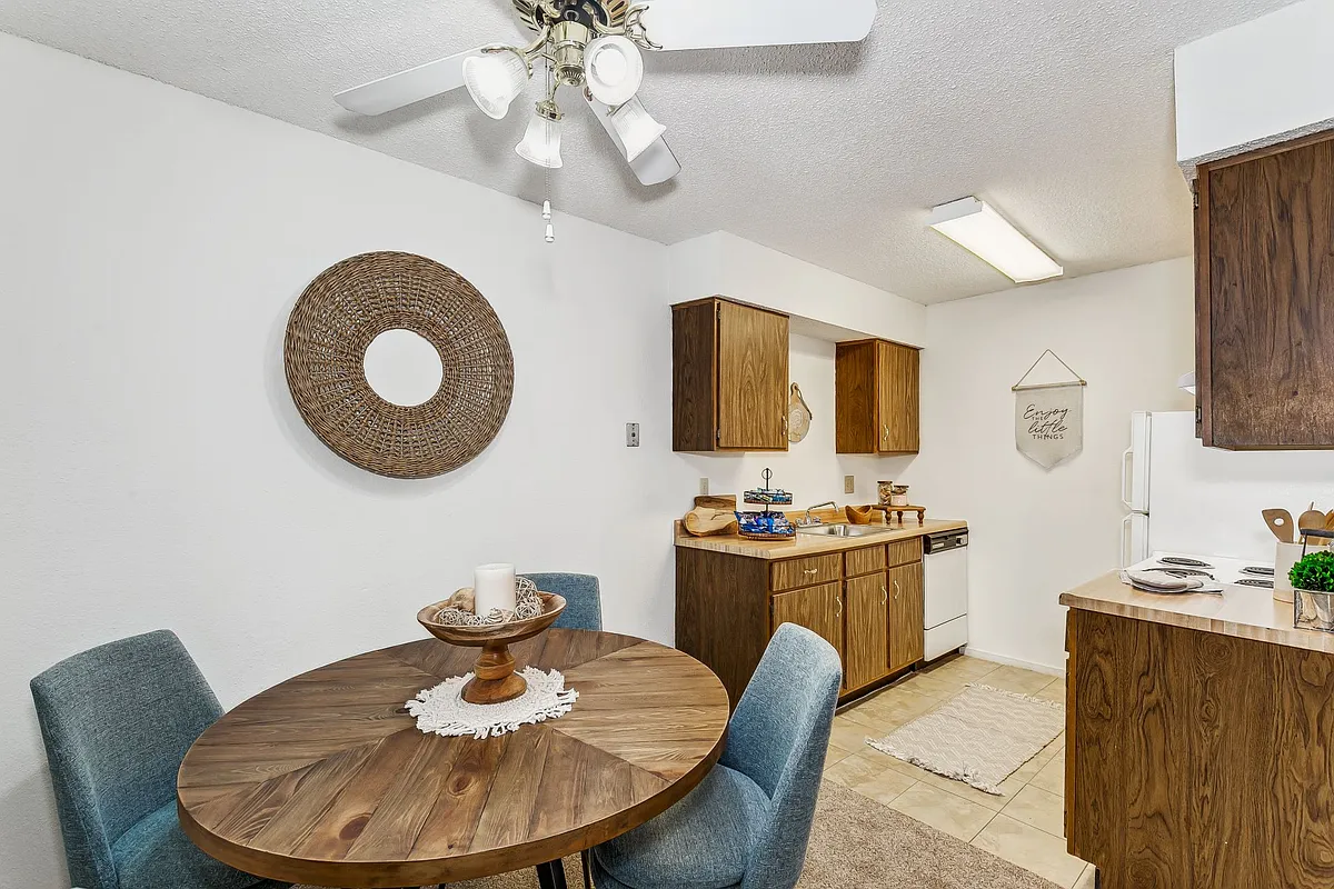 Cedar - 1 Bed / 1 Bath - 650 Sq.Ft. - Claremont