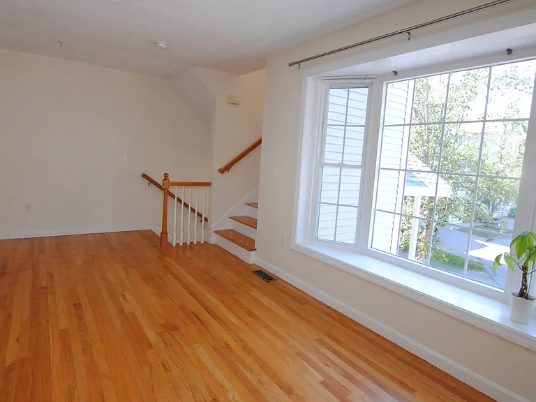 68 Georgetown Dr — Photo 4