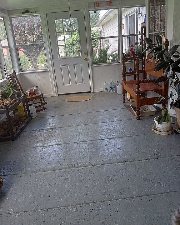 Enclosed sun room