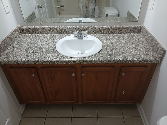 5th image of 829 Store House Ct APT B