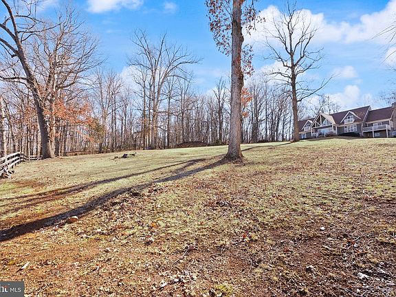 3rd image of 8089 Moormont Rd