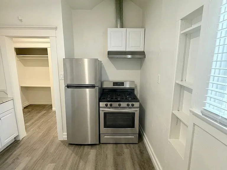 2805-2813A S Vermont Ave — Photo 11