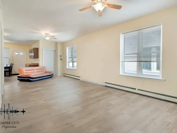 3743 Neptune Avenue image 2 of 20