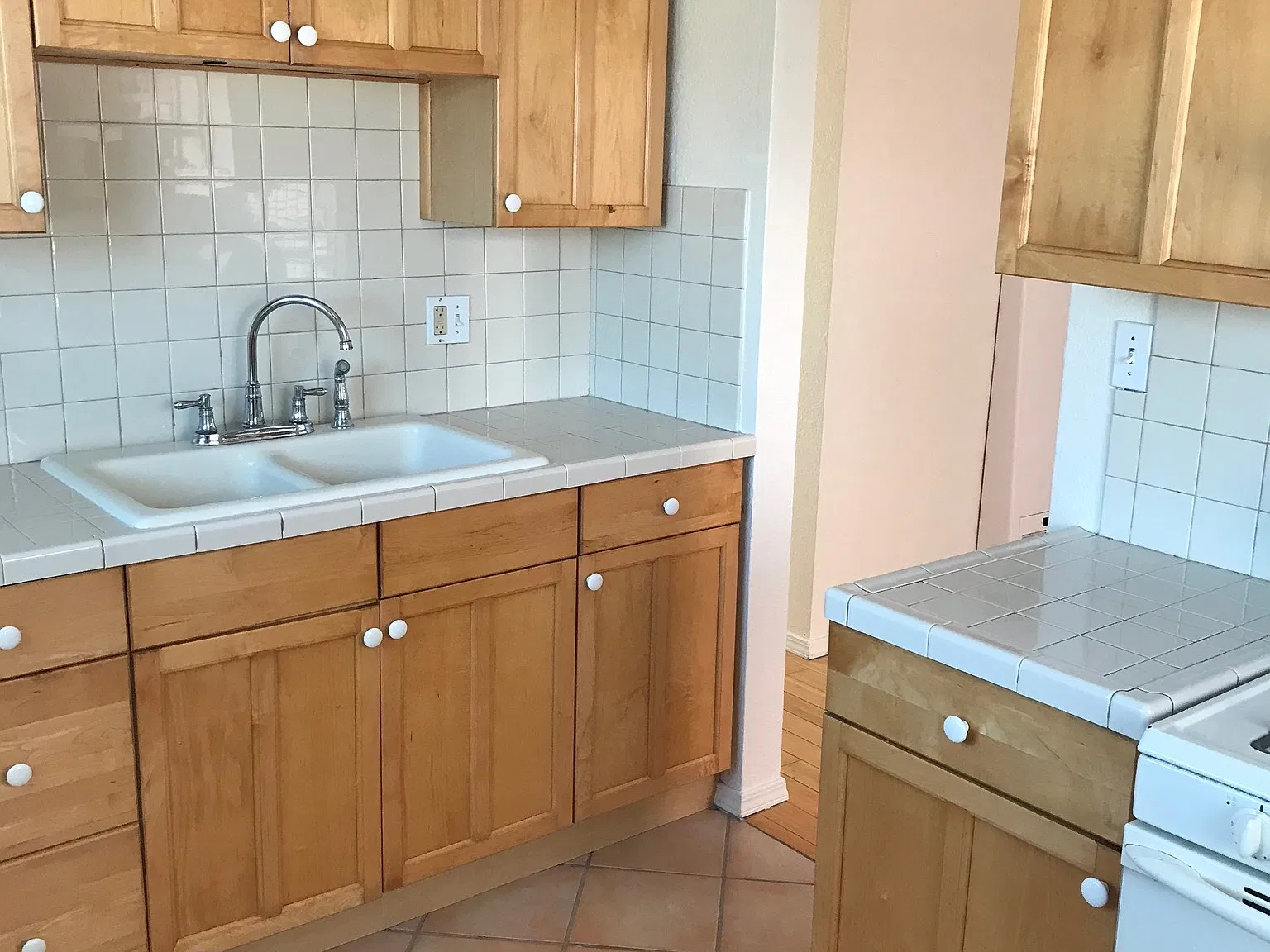 2 bed, 650 sqft, $2,150 — Photo 2
