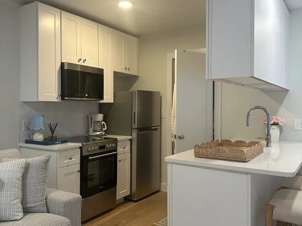 77 Court St, Exeter, NH 03833