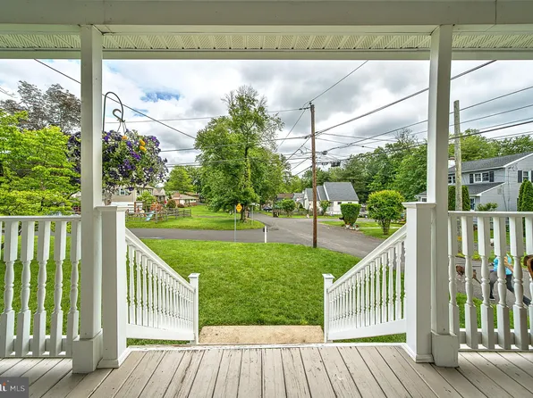 320 Pearl Ave, Horsham, PA 19044