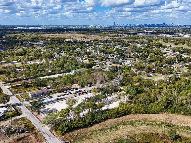 5033 S Acres Dr — Photo 10