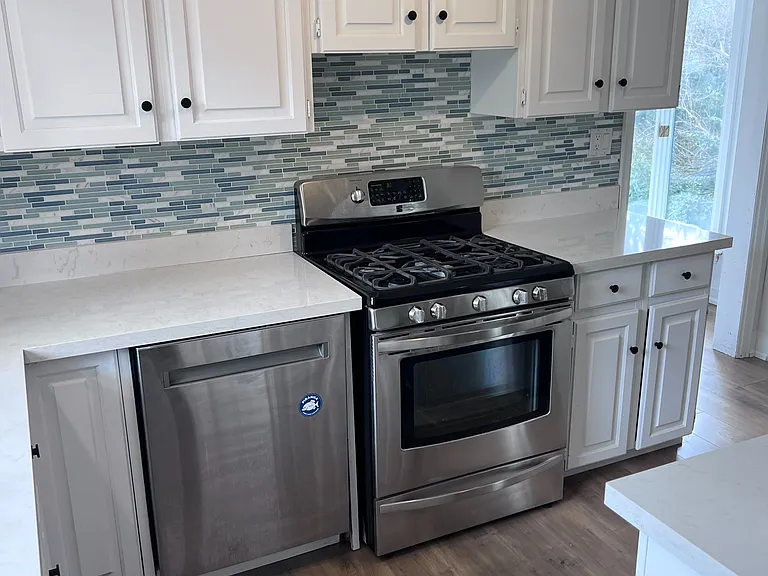 804 Shadeland Ave — Photo 9