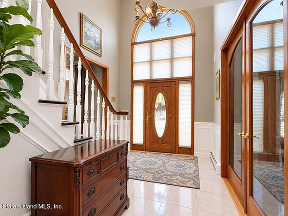 5th image of 149 Finlay St