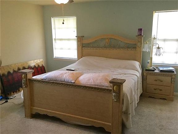 5th image of 2635 Comet St