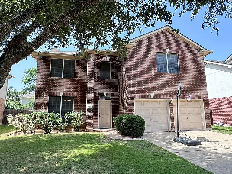 2211 Bent Bow Dr — Photo 3