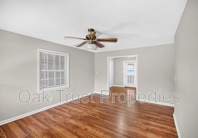 10 Newark Ave — Photo 8