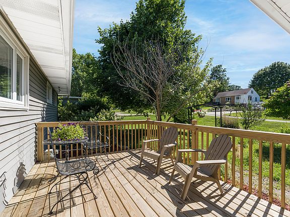 5th image of 2937 Loehrs Landing Dr