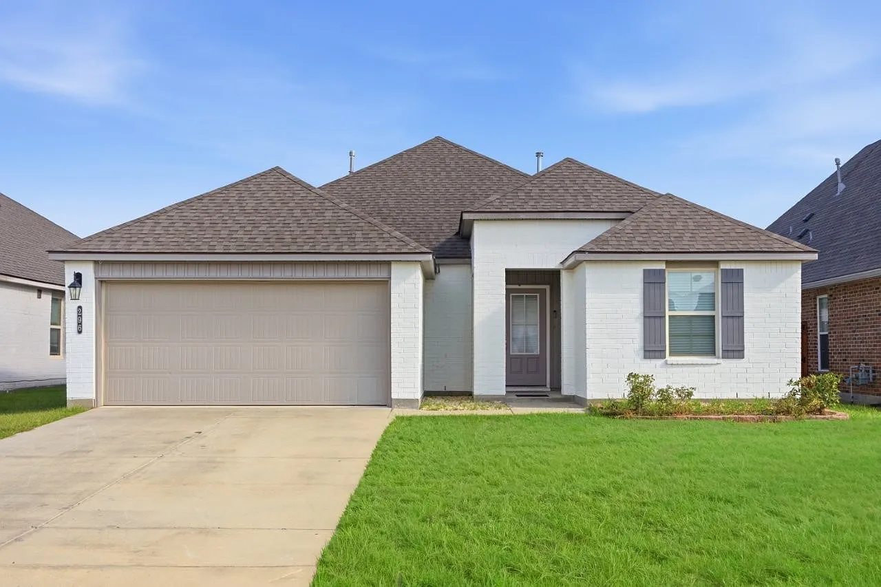 3 bed, 2000 sqft, $3,400 — Photo 1