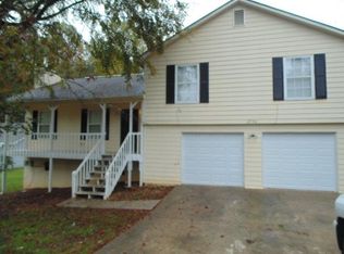 2730 Maple Grove Dr, Rex, GA 30273