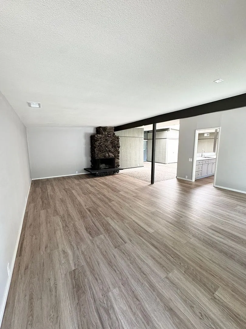 Available Now Spacious 4-Bedroom Davis Home Near Uc Davis — Photo 4