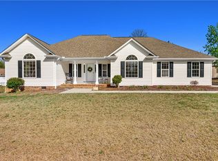 402 Dewsbury Ln, Piedmont, SC 29673