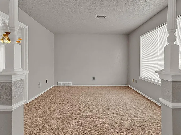 1000 W Silver Meadow Dr — Photo 4