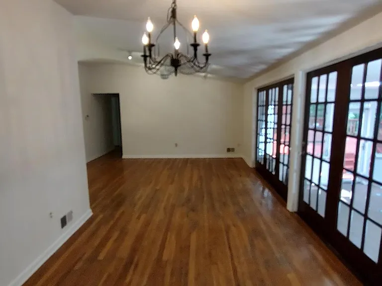 112 Claybrook Dr — Photo 12