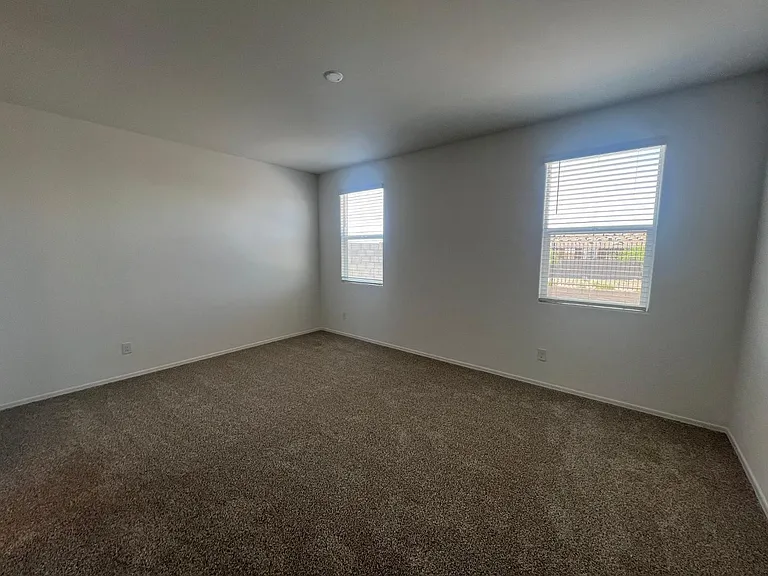 15645 W Desert Hollow Dr — Photo 9