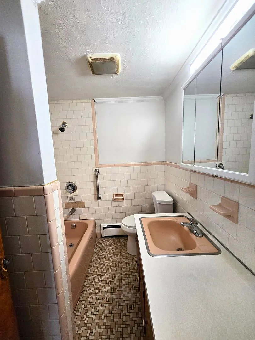159 Montgomery Street — Photo 4