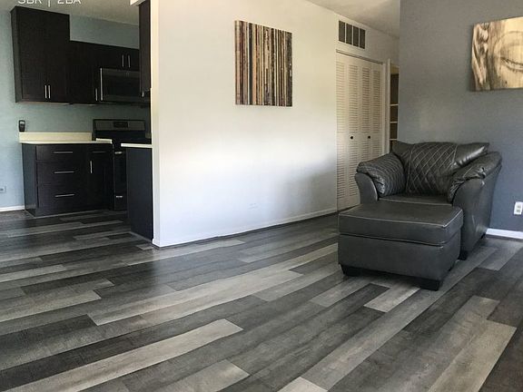 3rd image of 795 Wellington Ave