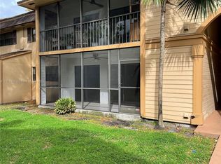 18875 NW 62nd Ave APT 105, Hialeah, FL 33015