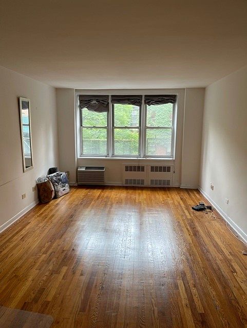 1st image of 320 W 30th St APT 3E