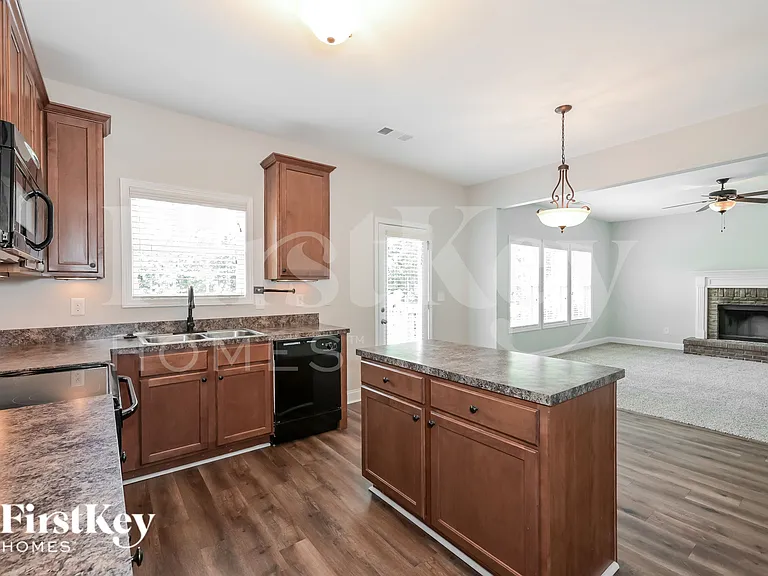 6275 Cove Creek Dr — Photo 6