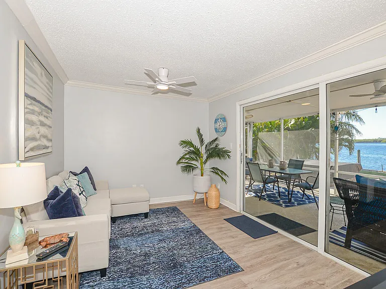 110 SW Hideaway Pl — Photo 12