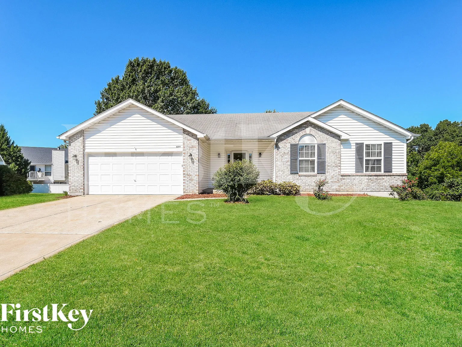 3 bed, 2.0 bath, 1517 sqft, $2,595 — Photo 2