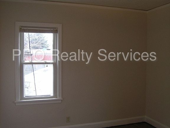 4th image of 2213 University Ave NE