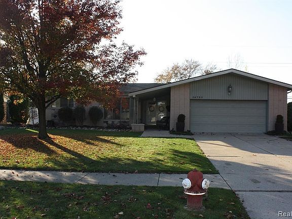 3rd image of 36723 Tulane Dr