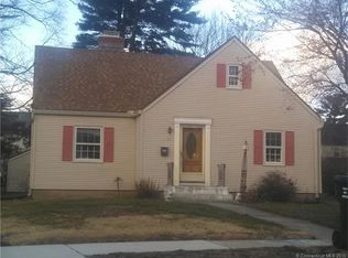 31 Farnham Rd, West Hartford, CT 06119