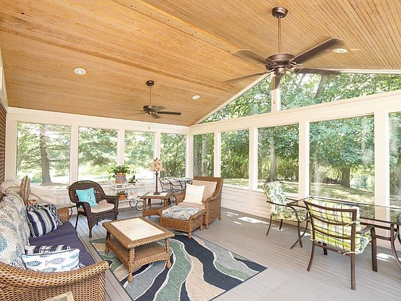 4th image of 5014 Barnsby Ln