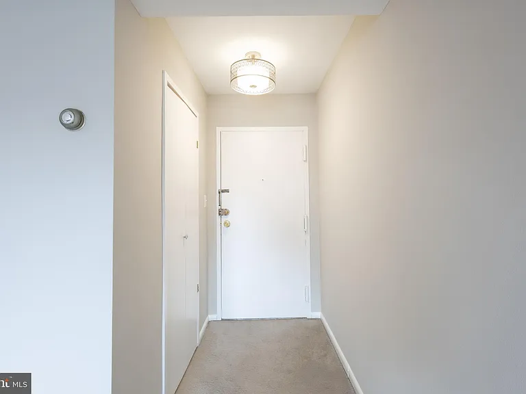 1931 N Cleveland St #602 — Photo 13