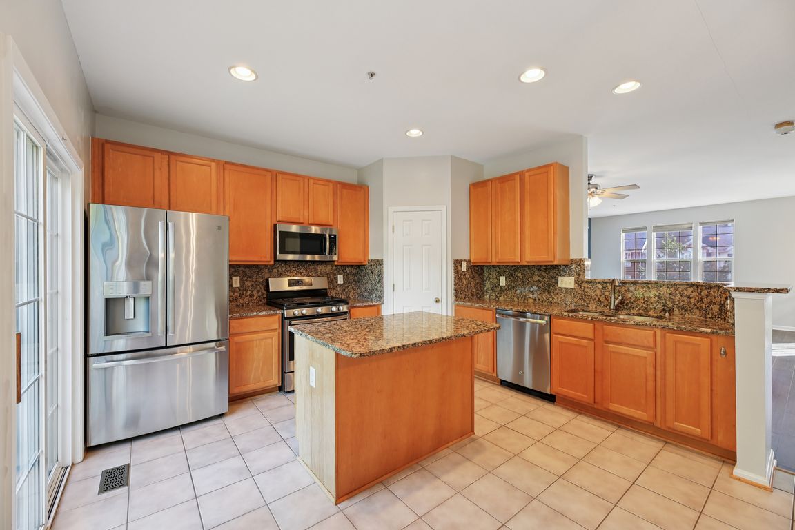 Black Oak Way-S2907-006.jpg
