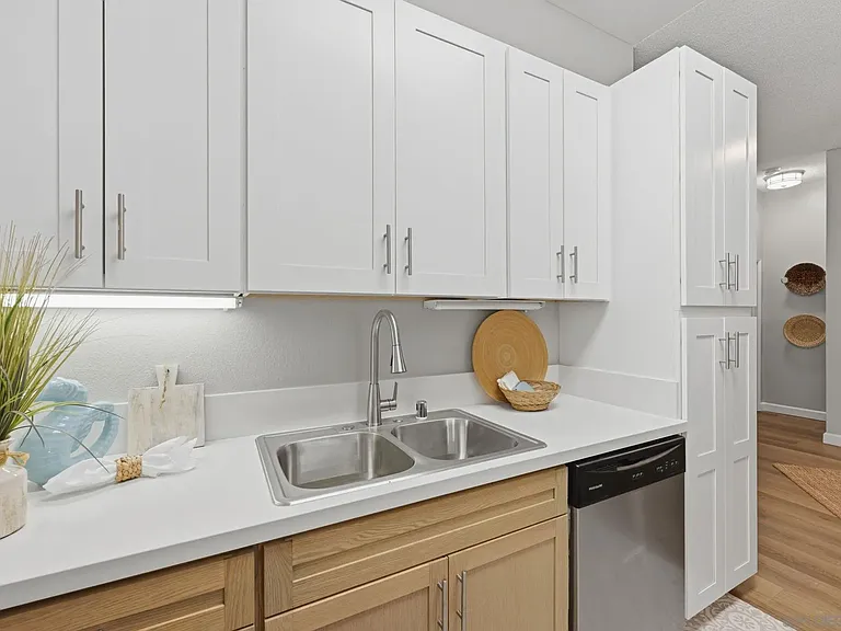 8320 Regents Rd #1-I — Photo 13