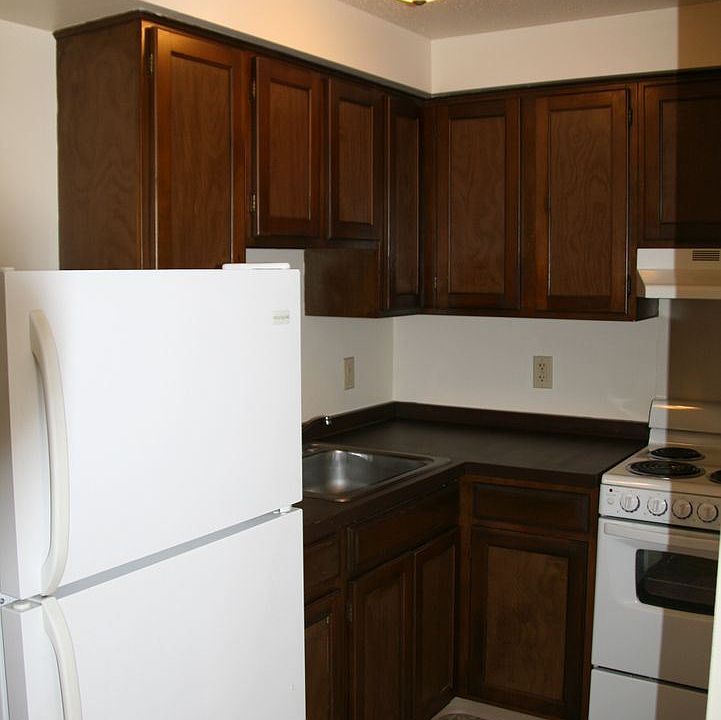 1st image of 104 Averlon Ave #18