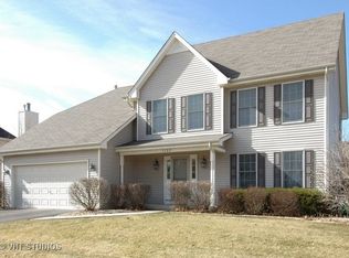 1137 Hidden Glen Cir, St Charles, IL 60174