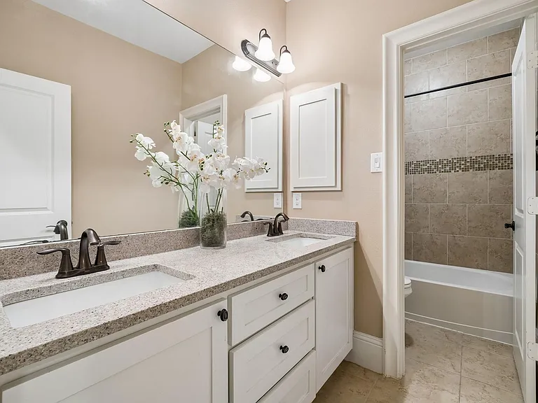 1360 Chippendale Rd — Photo 26