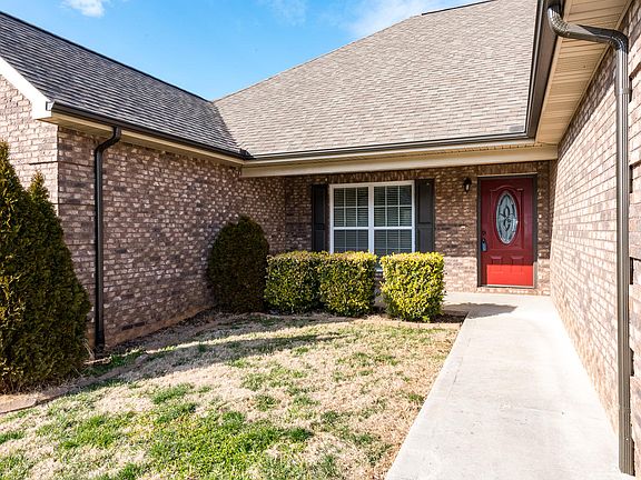3rd image of 1604 Erin Ln