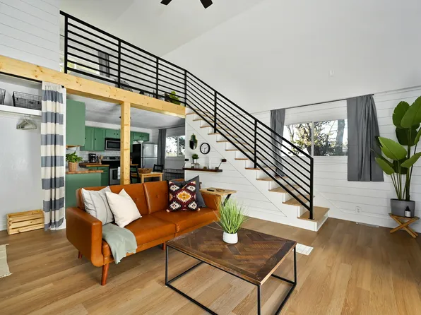 7511 Reinhardt St #2, Prairie Village, KS 66208