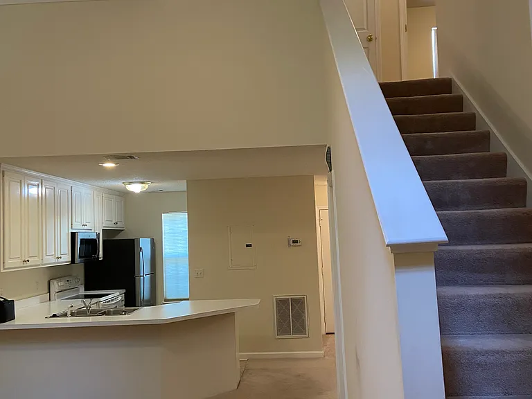 1149 Riverside Ter — Photo 8