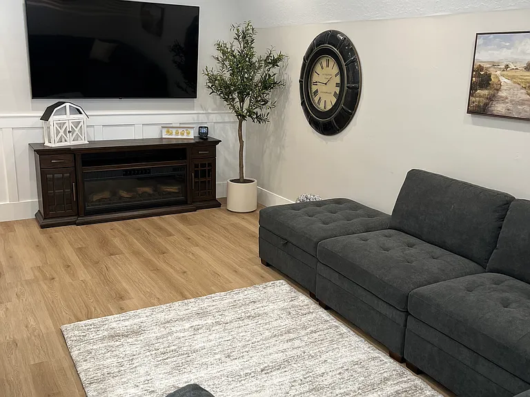 592 N Hills Ct — Photo 10